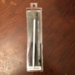 Free new Makeup Brush